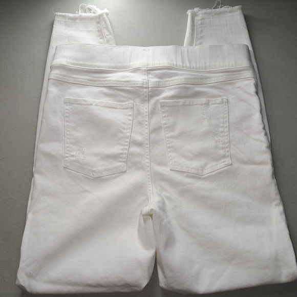 SPANX Classic White No Button Shapewear  Size S - Picture 6 of 10